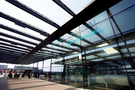 gatwick north terminal shops